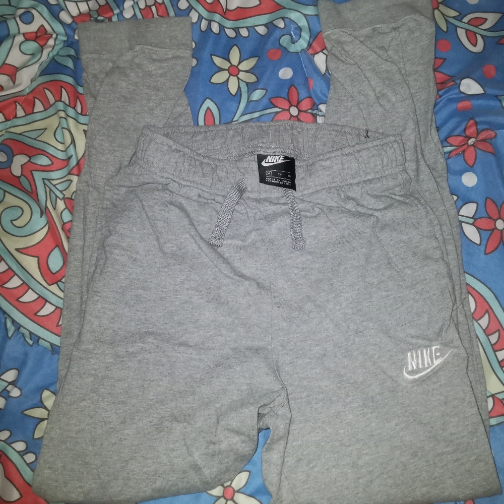 Knit Nike Joggers youth size xl.